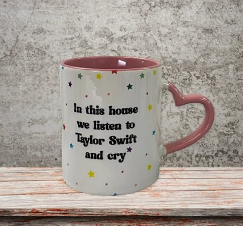 Taylor Swift Mug, 17th Birthday Gifts, Me Against The World, Pretty Mugs, Taylor Swift Cute, 17th Birthday, Taylor Swift Pictures, Birthday Wishlist, Gift For Friend