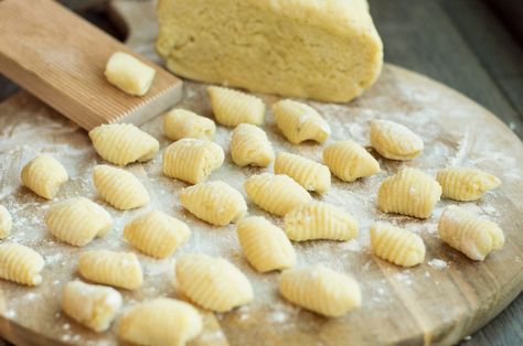 Sourdough Gnocchi - Mamma Mangia Gnocchi Vegan, Gnocchi Sauce, Gnocchi Pesto, Recipe Using Sourdough Starter, Sourdough Starter Discard Recipe, Sweet Potato Gnocchi, Irish Butter, Dried Potatoes, Homemade Sourdough Bread