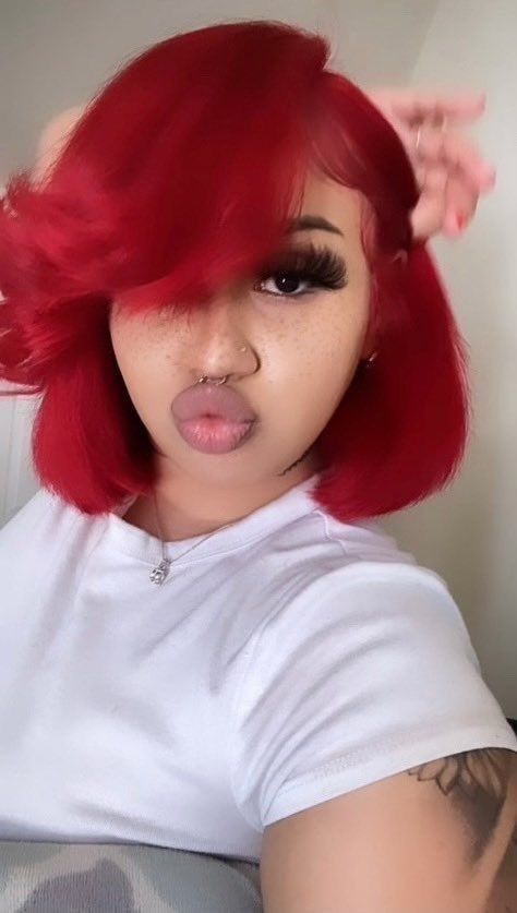 Short Bright Hair, Really Curly Hair, Hot Hair Colors, Bright Red Hair, Cute Curly Hairstyles, Dyed Hair Inspiration, Dyed Natural Hair, Hair Cover, Dope Hairstyles