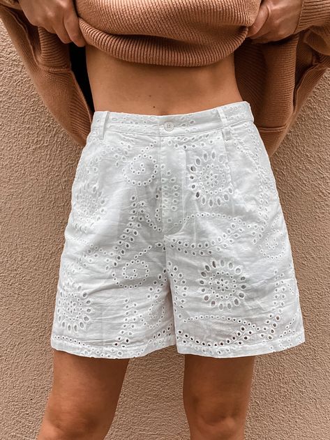 Dreaming of taking these shorts on all future vacations! But for now, we're matching them with chunky knit sweaters while we wait for warmer weather ☀️ Eyelet Shorts, Skirt And Blouse, Chunky Knits Sweater, Swaggy Outfits, Chunky Knit, Knitted Sweaters, Street Style, Style Inspiration, Knitting