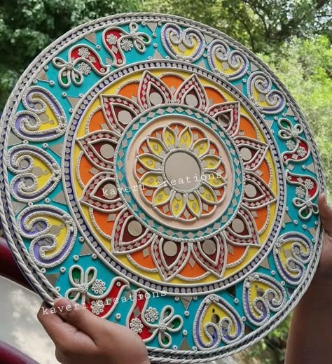 Lippan Art For Diwali, Lipin Art, Mandala Work, Art Mandala Design, Lipan Art, Painted Mirror Art, Mural Art Design, Lippan Art, Mandala Art Therapy