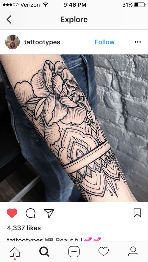 Cat Tattoos, Geniale Tattoos, Peonies Tattoo, Tiny Tattoo, Rose Tattoo Design, Flower Tattoo Designs, Half Sleeve Tattoo, Sleeve Tattoo, Skin Art