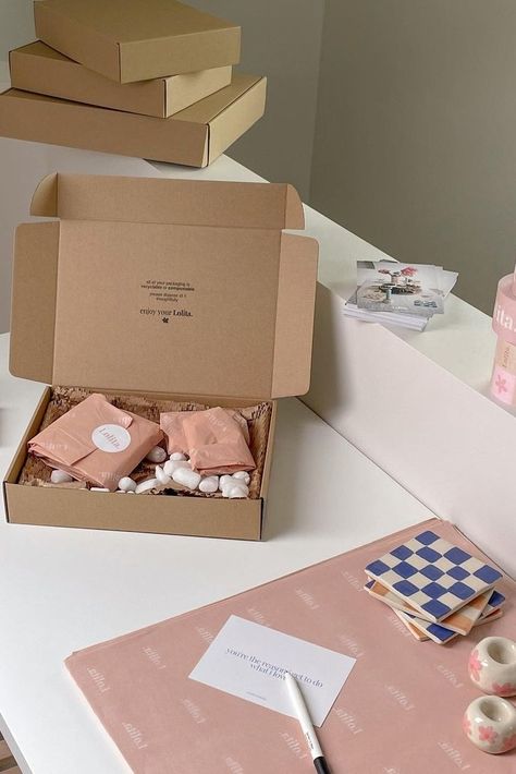 With Valentines Day just around the corner, it's time to start planning on winning hearts with your packaging! 🥰 And with our low minimums, you can create the perfect packaging for any season! 💕 Here's 10 designs to get you in the mood for Valentine's Day. Shipping Clothes Packaging Ideas, Cute Shipping Packaging Ideas, Unboxing Ideas, Wrapping Paper Ideas, Kraft Box Packaging, Clay Business, Printing On Tissue Paper, Unboxing Packaging, Vision 2024