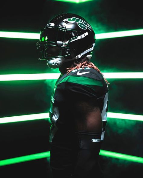 New York Jets on Instagram: "Night Mode: ON 😈" Cool Football Pictures, Nfl Jets, Football Drip, Jets Football, Jet Fan, Night Mode, Ny Jets, Football Pictures, Sports Photos