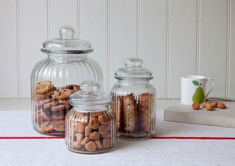 Large Traditional Ridged Glass Storage Jars Apothecary Jars Decor, Black Dessert, Cake Displays, Kitchen Decor Collections, Pantry Jars, Glass Cookie Jars, Big Jar, Tea Store, Kitchen Jars