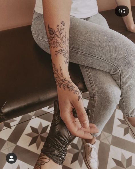 Feminine Tattoo Ideas, Around Arm Tattoo, Cuff Tattoo, Wrap Tattoo, Feminine Tattoo Sleeves, Forarm Tattoos, Vine Tattoos, Floral Tattoo Sleeve, Sleeve Ideas