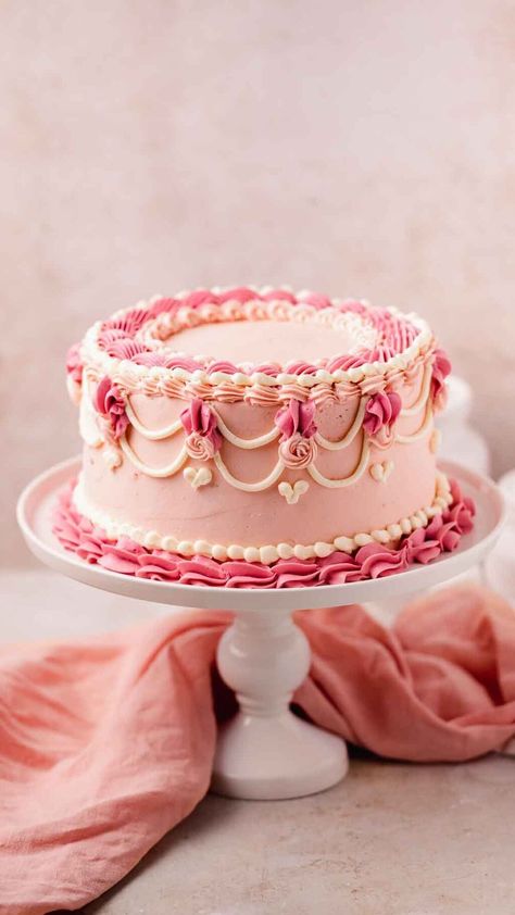 Pink Cake Photography, Pink Food Photography, Pink Color Cake, Bridal Tea Party Ideas, Cake Photoshoot Ideas, Barbie Party Food, Moscato Cupcakes, Pink Strawberry Cake, Dc Photoshoot