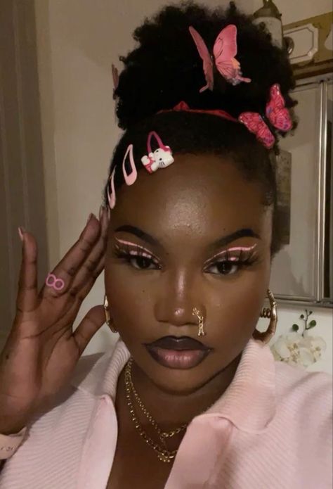 Dark Skin Pink Makeup, Creative Makeup Looks Black Women, Anime Makeup Black Women, Colorful Makeup Black Women, Melanie Inspired Makeup, Pink Creative Makeup, Pink Liner Eye Makeup, Dark Makeup Looks Black Women, Pink Birthday Makeup