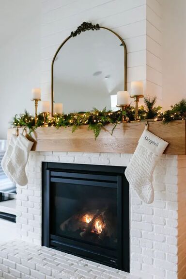 I think greenery is one of the most important parts of Christmas decor! And today I’m sharing the 10 ways you can use holiday greenery throughout your home this holiday season!Yes, 10.So even if you don’t have a mantel to fill with garlands, this one is still for you!Note- I’ll be linking items as I go, and I will also put a link to shop everything at the bottom of the post.Different ways to use holiday greenery throughout your home:1. The obvious – a mantel Starting with the obvious… Mantle Modern, Christmas Mantle Decor Ideas, Christmas Dining Room Decor, Holiday Dining Room, Entryway Hooks, Christmas Decor Trends, Christmas Entryway, Dining Room Table Centerpieces, Christmas Dining Room