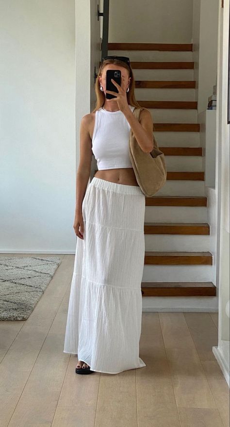 White Linen Long Skirt, White Maxi Skirt Outfit, Spanish Summer, White Skirt Outfits, Spain Trip, Inspo Fits, Fits Ideas, Holiday Inspo, White Long Skirt