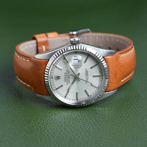 @mo_watches has a photogenic Datejust. 👀 It's no secret, look at the picture. It's ready for anything when it's on Everest leather. You can find this strap and many more at www.everestbands.com Rolex With Leather Strap, Rolex Leather Strap, Rolex Date Just, Billionaire Aesthetic, Watches Expensive, Custom Rolex, Mens Watches Expensive, Rolex Tudor, Tik Tak