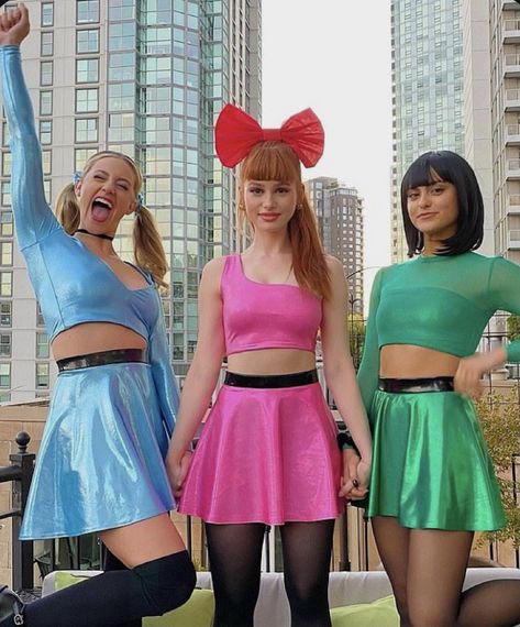 Powerpuff Kızları, Powerpuff Girls Costume, Cute Group Halloween Costumes, Halloween 23, Trio Halloween Costumes, Halloween Fest, Halloween Costumes For 3, Duo Halloween Costumes, Camila Mendes