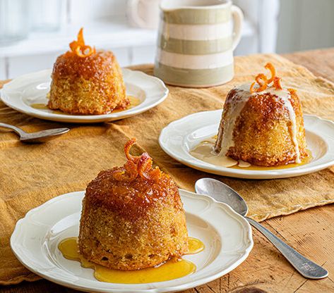 Syrup Sponge Pudding, Steamed Pudding Recipe, Paul Hollywood Recipes, Steamed Pudding, Pudding Desserts Recipes, British Baking Show Recipes, British Bake Off Recipes, Bake Off Recipes, Rhubarb Custard