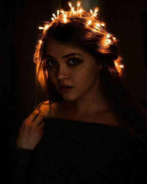 Christmas Lights Wrapped Around People, Low Light Photography Portraits, Photoshoot With Lights, Fairy Lights Photoshoot, Fairy Light Photography, Christmas Light Photography, Christmas Fashion Photography, Fairytale Photoshoot, Self Photography