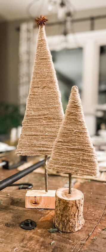 Easy Diy Christmas Tree, Twine Wreath, Diy Christmas Deco, Homemade Christmas Tree, Twine Crafts, Tree Tutorial, Wood Spool, Tree Craft, Christmas Crafts To Make