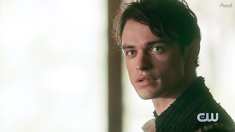 Male Faceclaims Gif, Thomas Doherty Gif, Faceclaims Gif, Male Faceclaims, Dark Haired Men, Harry Hook, Thomas Doherty, Klaus Mikaelson, Vampire Diaries The Originals