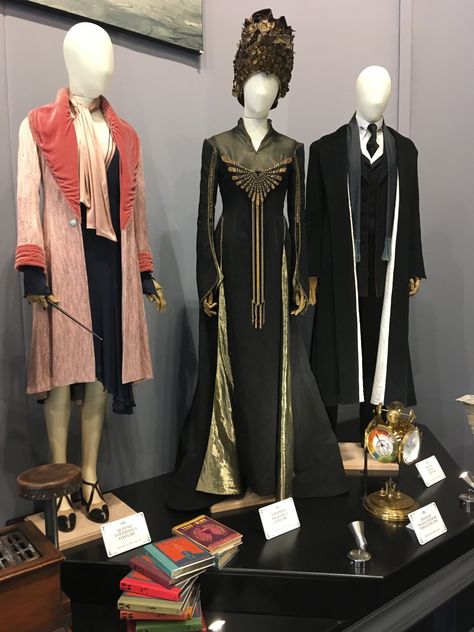 Costumes by Colleen Atwood for Fantastic Beasts, Harry Potter Studio, England Harry Potter Costume Design, Fantastic Beasts Fashion, Fantastic Beast Costumes, Wizard Fashion Harry Potter, Colleen Atwood Costumes, Fantastic Beasts Costumes, Harry Potter Wizard Fashion, Pureblood Fashion, Fantastic Beasts Costume