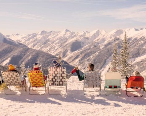 Whether you’re a first-timer or a regular, a trip to #Aspen is a rite of passage. Aspen, one of the most charming towns in the USA, is the place to #ski. And by ski we mean both on the #slopes, and the #après scene too. It doesn’t even matter whether you partake in the sport (although Colorado does have some of the best powder). There’s something in Aspen for everyone. This is the 2023 guide to Aspen. You may come now for the #winter, but you’ll stay for the summers. Aspen Mountain, Ski Culture, Gray Malin, Sun Loungers, Snow Photography, Adventure Lifestyle, Vintage Ski, Framing Photography, Fine Art Photography Print