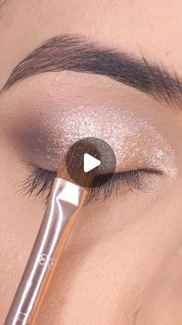 Smokey Eye Makeup Step By Step, Eye Makeup Tutorial Eyeliner, Eyeliner Smokey Eye, Glittery Eye Makeup Tutorial, Eye Makeup Video, Smokey Eye Makeup Video, Glitter Eye Makeup Tutorial, Eye Makeup Bridal, Eyeliner Smokey