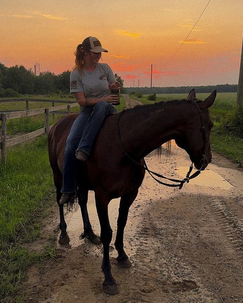 If I say "wanna go grab a drink?" this is what I mean btw #quebecregion #standardbred #standardbreds #quebeccanada #westernlifestyle #westernlife #westernriding #horseback #standardbredsofinstagram #staywyld #wyldgear Cow Aesthetic, Mood 2024, Oc Things, Ye Ye, Country Gal, Country Girl Life, Country Aesthetic, Texas Ranch, Cowgirl And Horse