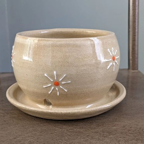 Pottery Wheel Planter, Wheel Thrown Planter, Pottery Planter Ideas, Planter Pottery Ideas, Ceramic Cute Ideas, Pottery Sale, Clay Planters, Handmade Planter, Ceramic Tumbler