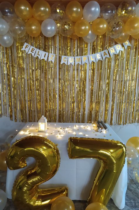 Golden Birthday Parties, 50th Birthday Party Decorations, Happy Birthday Decor, 30th Birthday Decorations, Birthday Basket, Simple Henna Tattoo, Birthday Post Instagram, Golden Birthday, Birthday Posts