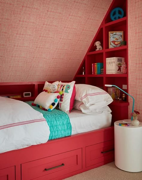 Red Bookcase, Alcove Bed, Bed Nook, New Victorian, Red Bedroom, Built In Bed, Pink Bedroom Decor, Bedroom Trends, Bookcase Headboard