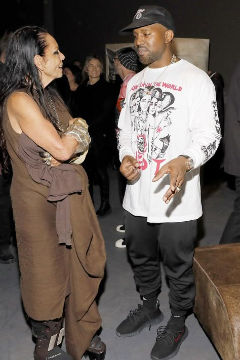 At the opening of 'Rick Owens: Furniture' at MOCA in Los Angeles with Michele Lamy. Kanye Aesthetic, Kanye West Style Outfits, Nba Style Fashion, Kanye Outfits, Kanye West Smiling, Michelle Lamy, Michele Lamy, Kanye West Songs, Yeezy Style