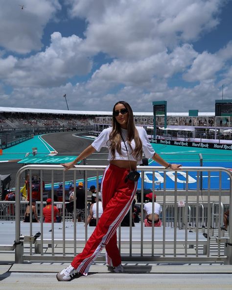 @f1mia Grand Prix 🏎️🏁 Always the best time with the @hardrockstadium @officialhardrock family, living this in real life was amazing♥️ Mexico Grand Prix, Japan Outfits, Race Outfit, Race Day Outfits, Miami Outfits, Outfit Primavera, Italy Outfits, Outfit Formulas, Event Outfit