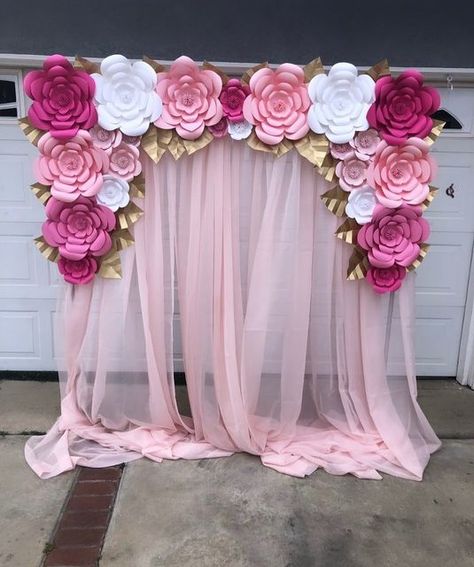 Anay 💕 Backdrops🍭Desserts 🎈Balloon Garland 🌺 Paper Flowers on Instagram: "One of my favorite flower backdrops went out today!! So beautiful! #flowerwall #flowerbackdrop" Balloon Arch With Paper Flowers, Mother’s Day Room Decoration, 70th Birthday Ideas For Mom, Rose Flower Making, Origami Paper Flowers, Flower Backdrops, Garland Paper, Tissue Paper Flowers Diy, Paper Flower Garlands