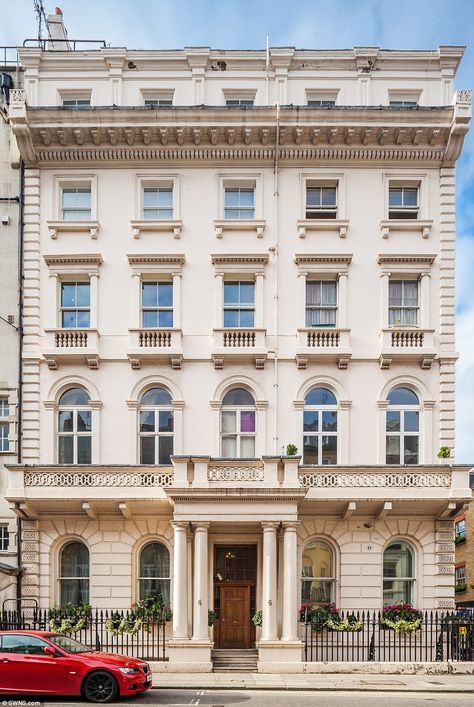 Classical Building, Classic Facade, Townhouse Exterior, Hotel Facade, Architecture Styles, Facade Architecture Design, British Architecture, Classic Building, Window Designs