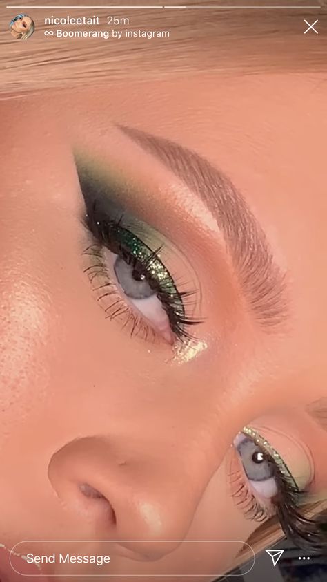 Prom Green Eye Makeup, Dark Emerald Green Makeup, Gold And Emerald Green Makeup, Simple Makeup For Emerald Green Dress, Green Matte Eyeshadow Looks, Emerald Green Eye Makeup Simple, Quince Makeup Ideas Emerald Green, Natural Green Makeup Looks, Glam Makeup Looks Green