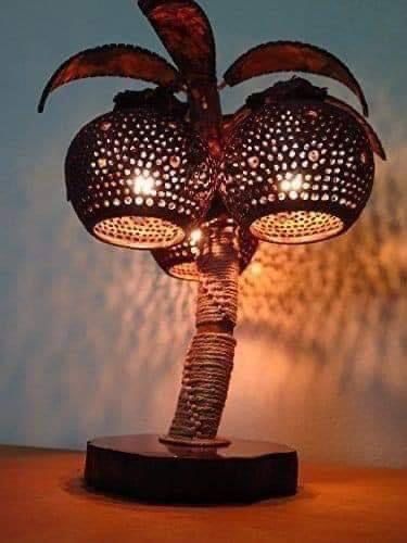 Tropical Lighting, Coconut Lamp, Tree Lamps, Coconut Shell Crafts, Art Coquillage, Wooden Bedside Table, Tree Lamp, Shell Crafts Diy, Gourds Crafts