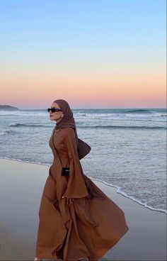 Ramadan Hijab Outfit, Beach Fits Modest, Casual Abaya Outfits, Abaya Fashion Modern, Hijabi Mode, Modest Outfits Muslim, Outfits Muslim, Hijab Fashion Summer, Estilo Hijab