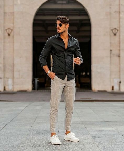 Black Shirt Outfit Men, Nice Casual Outfits For Men, Black Shirt Outfits, Fashion Cowok, Best Casual Dresses, Shirt Outfit Men, Formal Men Outfit, Best Casual Outfits, Vans Converse