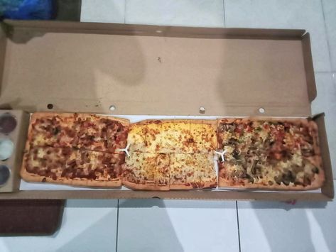 Pap pizza, pap makan pizza, pap beli pizza, pizza snapgram, pizza snapchat, piza snap, pizza hut, domino's pizza, pap pizza 1 meter Pizza 1 Meter, Pizza Snapgram, Pizza Snapchat, Makan Pizza, Domino's Pizza, Dominos Pizza, Pizza Pizza, Pizza Hut, Snapchat