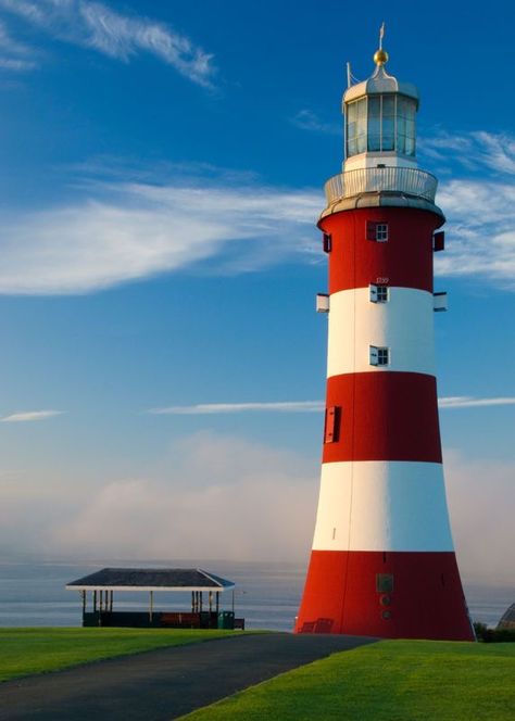 Red And White Lighthouse, White Lighthouse, Lighthouse Lighting, Lighthouse Tattoo, Lighthouse Photos, Happy Childhood, Lighthouse Pictures, Lighthouse Painting, Lighthouse Keeper