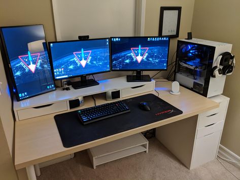 Gamer Nails, Female Gamer, Simple Computer Desk, Decorate Room, Best Gaming Setup, Gamer Quotes, Computer Gaming Room, Time Poster, Computer Desk Setup