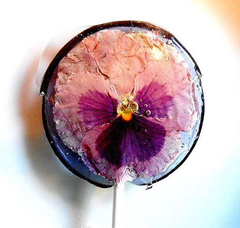 Floral Desserts, Unique Lollipops, Edible Party Favors, Giant Lollipops, Blue Wedding Favors, Lollipop Favors, Fresh Wedding Flowers, Candy Flowers, Lollipop Candy