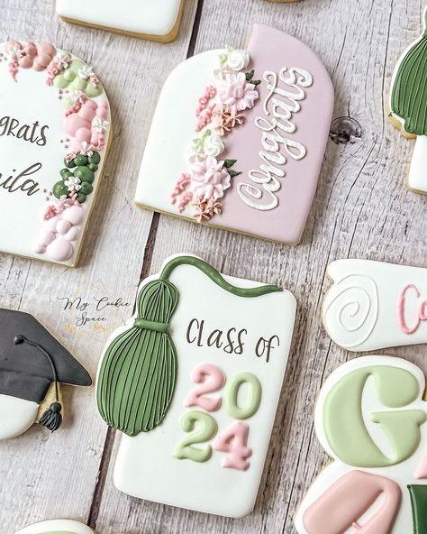 One of the most beautiful graduation sets I’ve ever created…🥰🥰🥰🎓 . . . . . . . #mycookiespace #lacookies #labaker #lasweets #ladesserts #latreats #lapartyfavor #losangelescookies #losangelescustomcookies #customcookieslosangeles #losangelespartyfavors #partyfavorslosangeles #decoratedcookieslosangeles #sugarcookieslosangeles #fyp #foryoupage #fypシ #fypage #foryourpage❤️ #fypage✨ #lacookier #lacookielady #losangelescookier #grad #graduate #graduation #grad2024 #2024grad #gradcookies #graduatio... College Grad Cookies Decorated, Grad Cookies Decorated, Floral Cookies Decorated, Grad Cookies, Nurse Cookies, Floral Cookies, Cookies Royal Icing, Graduation Cookies, Cookies Decorated