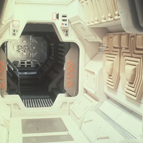 Nostromo #alien Alien Movie Concept Art, Sci Fi Set Design, Retro Futurism Spaceship, Space Technology Aesthetic, Sci Fi Ship Interior Design, Cassette Futurism Spaceship, Alien Ship Interior, Alien Set Design, Alien Architecture Concept Art