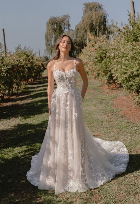 Elegant Wedding Dress Corset Top, Wedding Dresses For Forest Wedding, Lace Wedding Dress No Sleeves, Wedding Dresses With Green Detail, Lace Beaded Wedding Dress, Backyard Wedding Dress Simple, Brynn Core, Classy Timeless Wedding Dress, V Neck Satin Wedding Dress