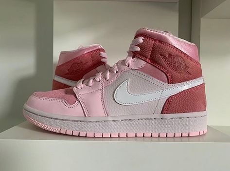 CW5379-600 Jordan 1 Digital Pink White WhatsApp: +1-562-452-0141 Pink Nike Shoes Women, Jordan 1 Digital Pink, Jordans Outfit Womens, Jordan 1 Mid Digital Pink, Air Jordan 1 Mid Digital Pink, Outfit Basketball, Nike Aj1, Jordan 1 Outfit Women, Nike Shoes Women Fashion