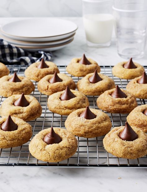 Peanut Butter Blossoms - Love and Lemons No Chill Peanut Butter Blossoms, Peanut Blossom Cookies, Oat Chocolate Chip Cookies, 2024 Meals, Peanut Butter Blossoms Recipe, Pb Cookies, Peanut Butter Blossom, Peanut Blossoms, Butter Blossoms