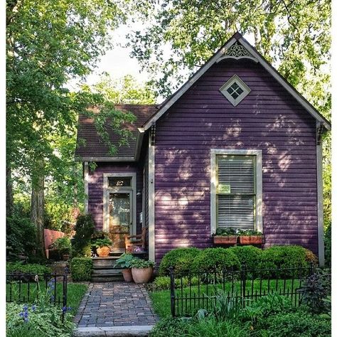 Purple Gray House Exterior, Aubergine House Exterior, Jewel Tone Exterior House Paint, Purple Houses Exterior, Purple Home Exterior, Dark Purple House Exterior, Plum House Exterior, Color House Ideas, Purple Exterior House