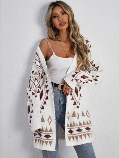 Southwest Womens Fashion, Native American Sweaters Cardigans, Printed Cardigan Outfit, Bohemian Western Outfits, Country Style Clothes, Modern Bohemian Outfits, Boho Chic Outfits Fall, Bohemian Winter Outfits, Bohemian Outfit Ideas