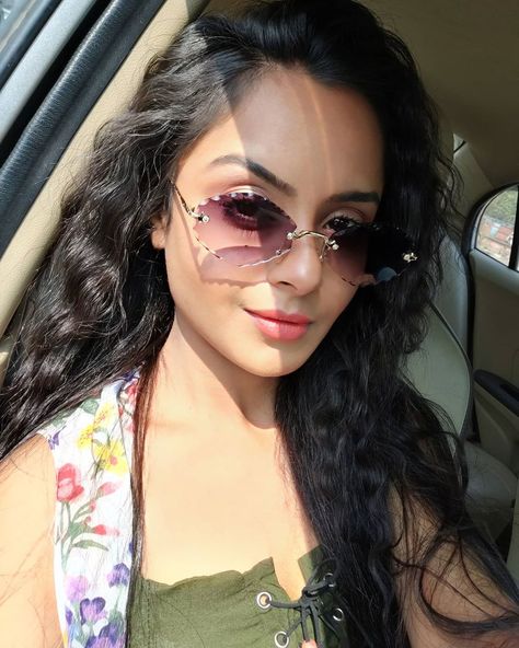 2,489 Likes, 55 Comments - Ishita Ganguly (@ishita.gangopadhyay2012) on Instagram: “Sunshine is my spirit animal 🦋🌞🦋...... #tbt #stayhome #staypositive” Ishita Ganguly, My Spirit Animal, My Spirit, Girl Body, Spirit Animal, Sunglasses Women, Sunglasses, On Instagram, Instagram