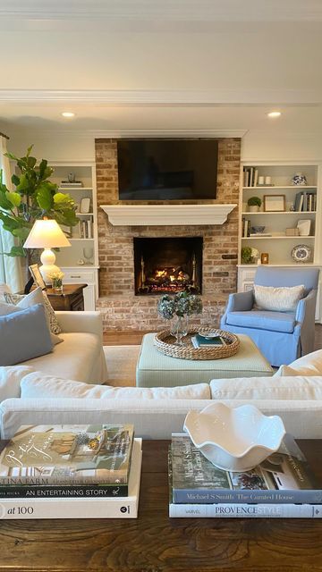 The Southern Lane on Instagram: "First fire of the season ✨ . . #homedecor #homeideas #homeinspo #homeinspiration #livingroomdecor #livingroom #livingroominspiration #livingroominspo #livingroomstyle #livingroomdesign #interiordesignideas #interiordesigninspo #thesouthernlane" Southern Lane, Southern Living Rooms, Southern Home, Living Room Inspo, Living Room Style, Dream House Decor, Cozy Living Rooms, Living Room Inspiration, Cozy Living