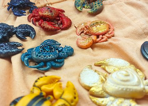 #polymerclay #handmade #fantasy #brooch #jewellery #pendant #crab #sea Clay Crab, Polymer Clay Brooch, Clay Brooch, Clay Things, Jewellery Pendant, Diy Clay, Free Tutorial, Crab, Sugar Cookie