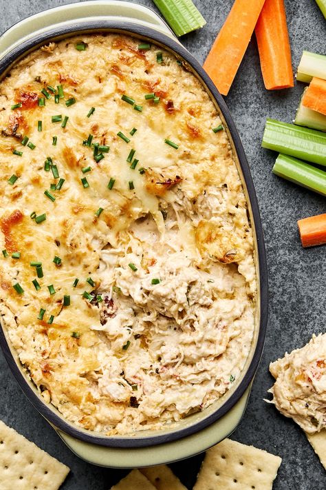 Indulge your friends and family with this creamy crab dip recipe (which you can serve hot or cold)! Loaded with fresh lump crab meat, cream cheese and Old Bay, it’s classic perfection. Best Crab Dip Recipe, Can Crab Meat Recipes, Creamy Crab Dip Recipe, Warm Dip Recipes, Hot Crab Dip Recipe, Creamy Crab Dip, Crab Dip Recipe, Dip Recipes Hot, Canned Crab Meat